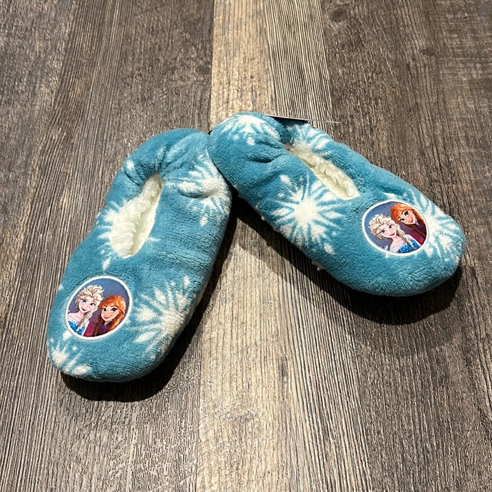 Disney Frozen Snuggle Toe Slippers - M/L, NWT